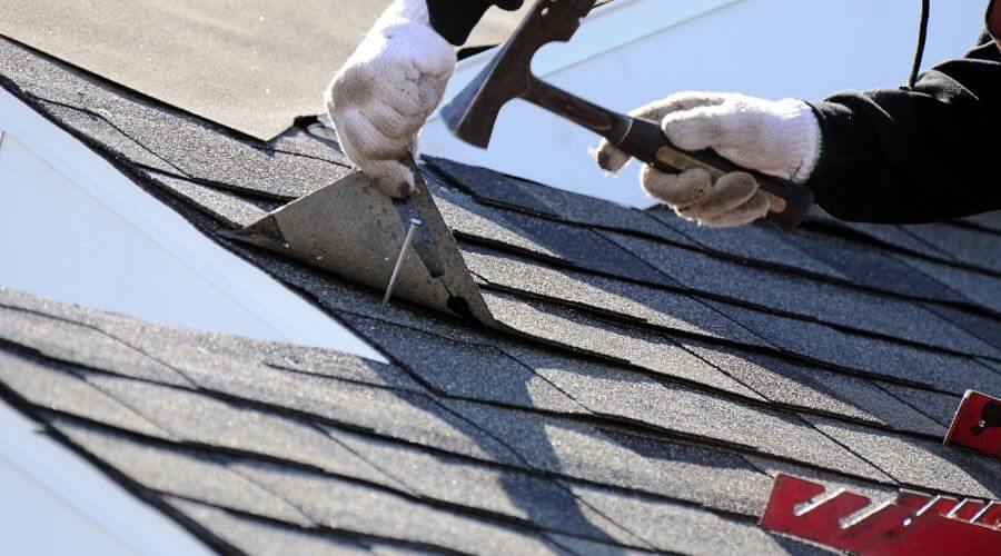 Professional gutter cleaning in La Harpe, KS